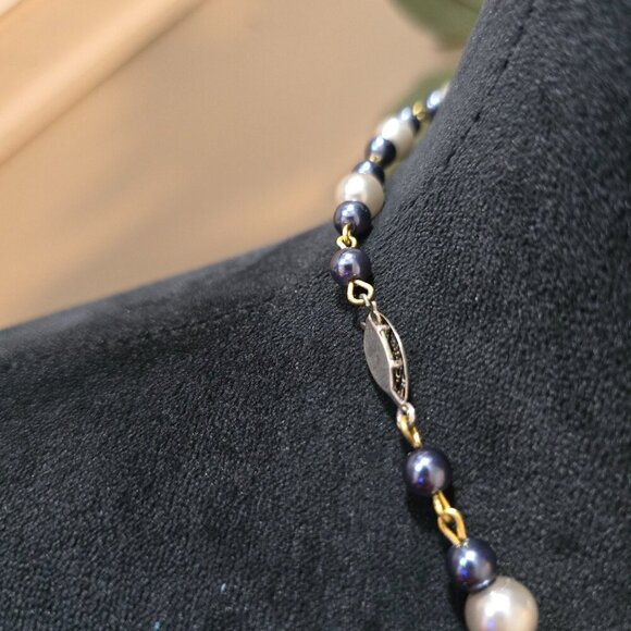 Womens Fashion Multicolor Pearls And Crystal Beaded Necklace with Lobster Clasp - Picture 5 of 6